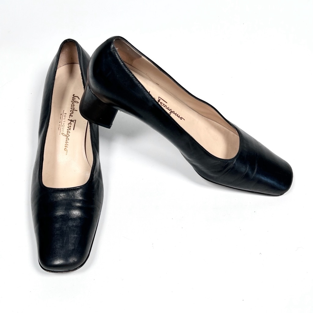 Salvatore Ferragamo Womans Pumps Black Leather Heels
